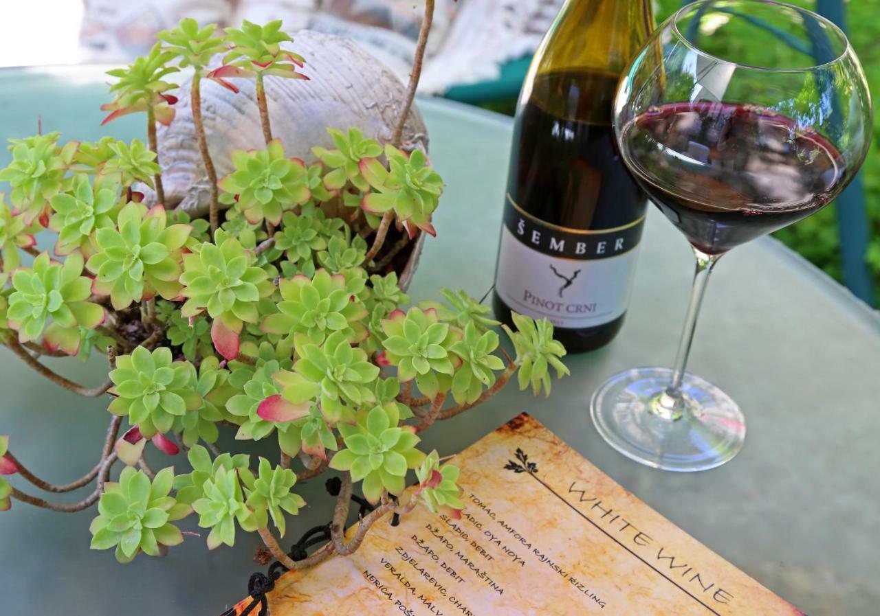 Wine Garden Rooms Скрадин Екстериор снимка